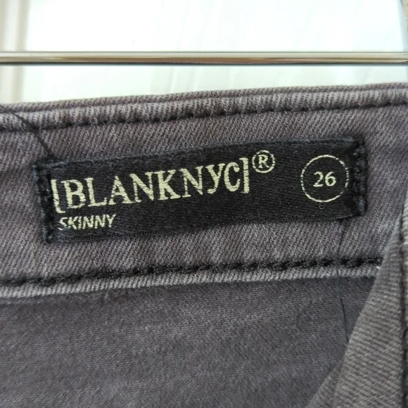 Blank NYC Faux Lace-Up Low Rise Cut Off Raw Hem Skinny Jean Shorts Dark Gray 26 - Picture 4 of 13